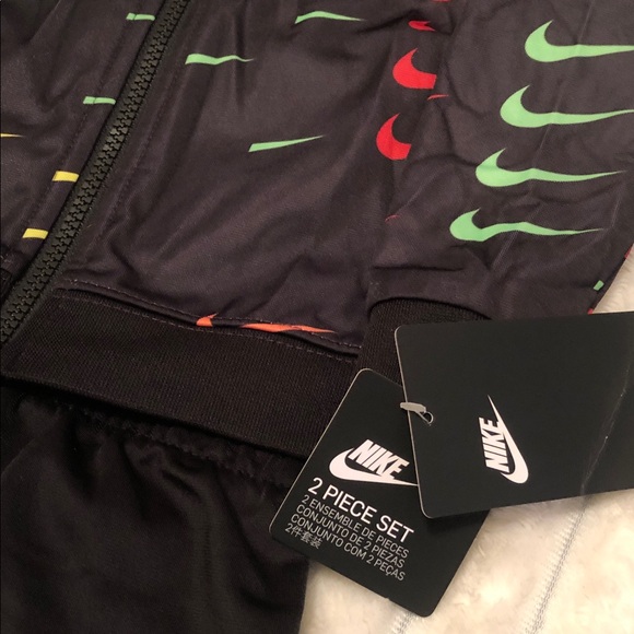 ✔️Nike Kids Black Tracksuit Style 
    Vibrant Swooshes NWT - Picture 6 of 7